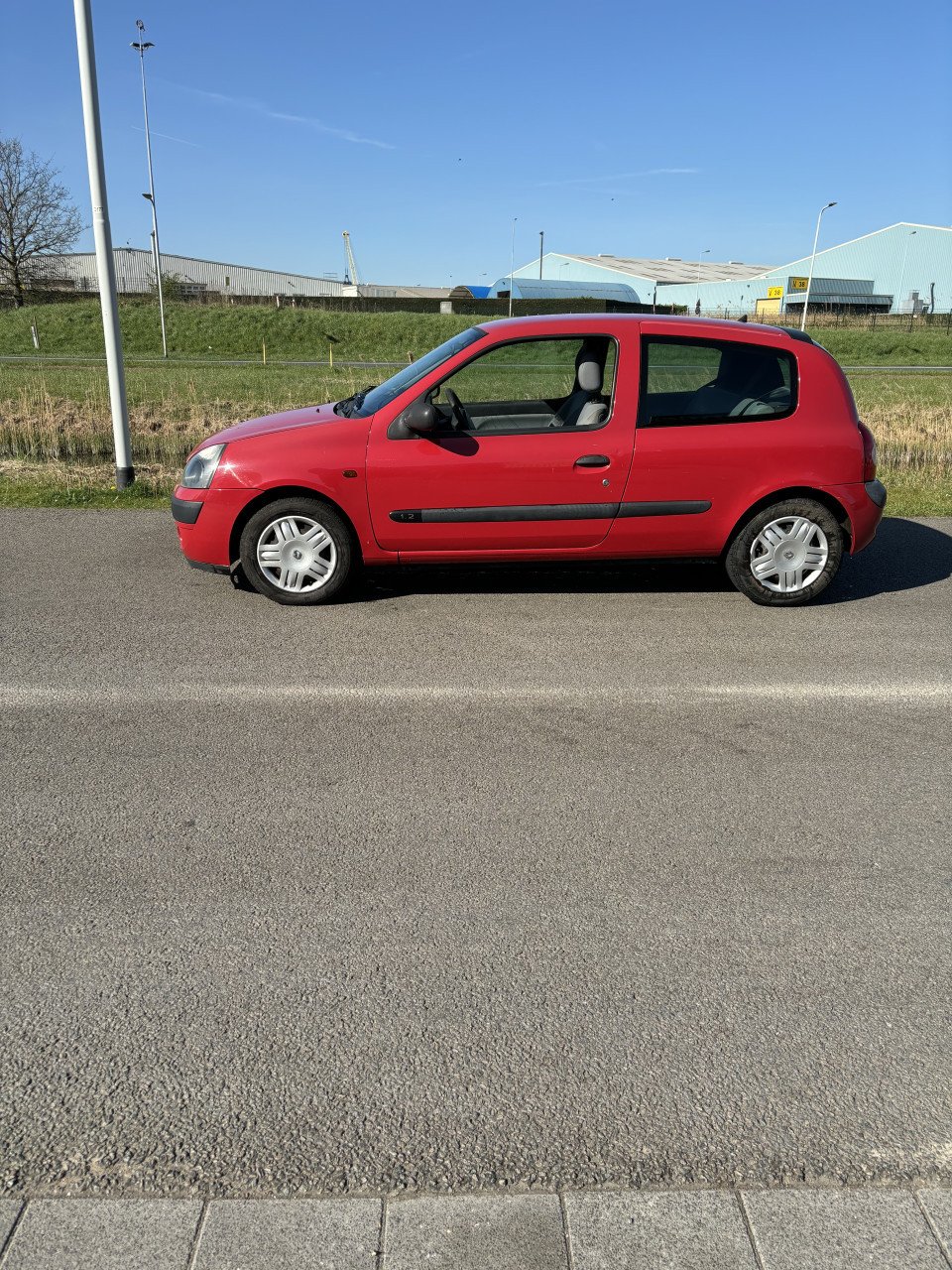 Renault Clio voljaar apk!