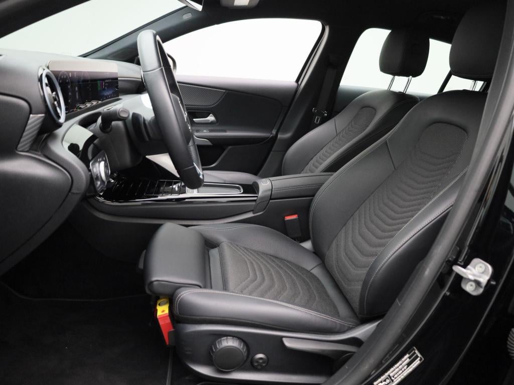 Mercedes-Benz A-Klasse 250 e luxury line | automaat | navigatie | apple car