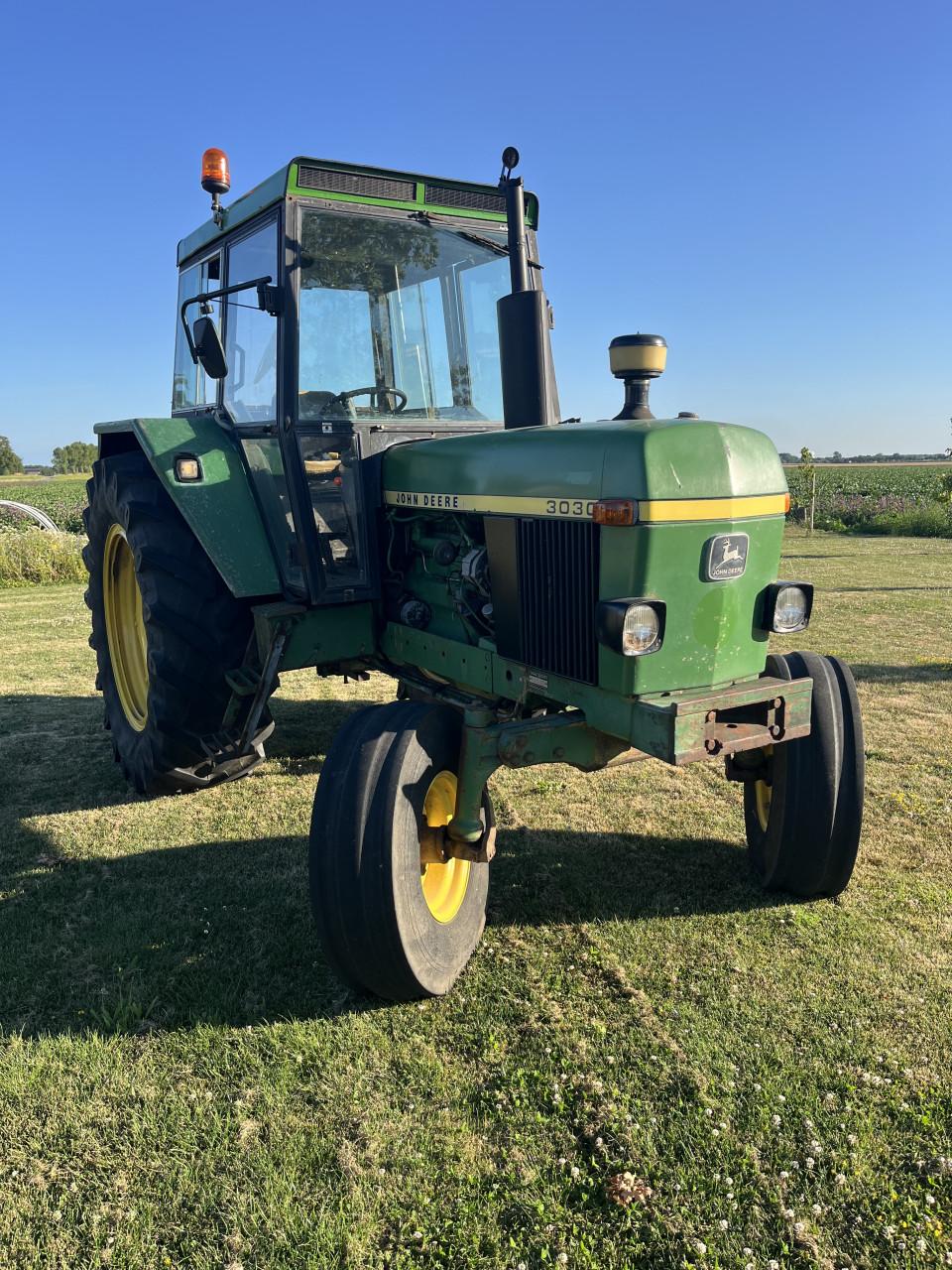 John Deere 3030