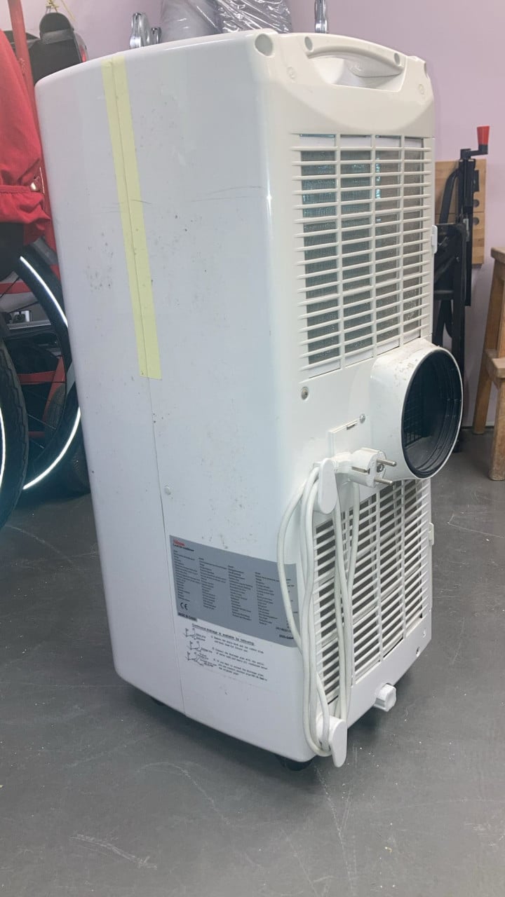 Mobiele airco met afvoerslang