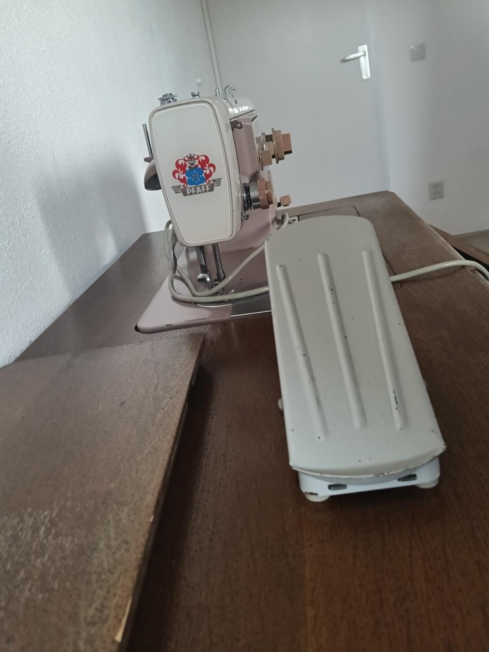 Vintage naaimachinetafel Pfaff