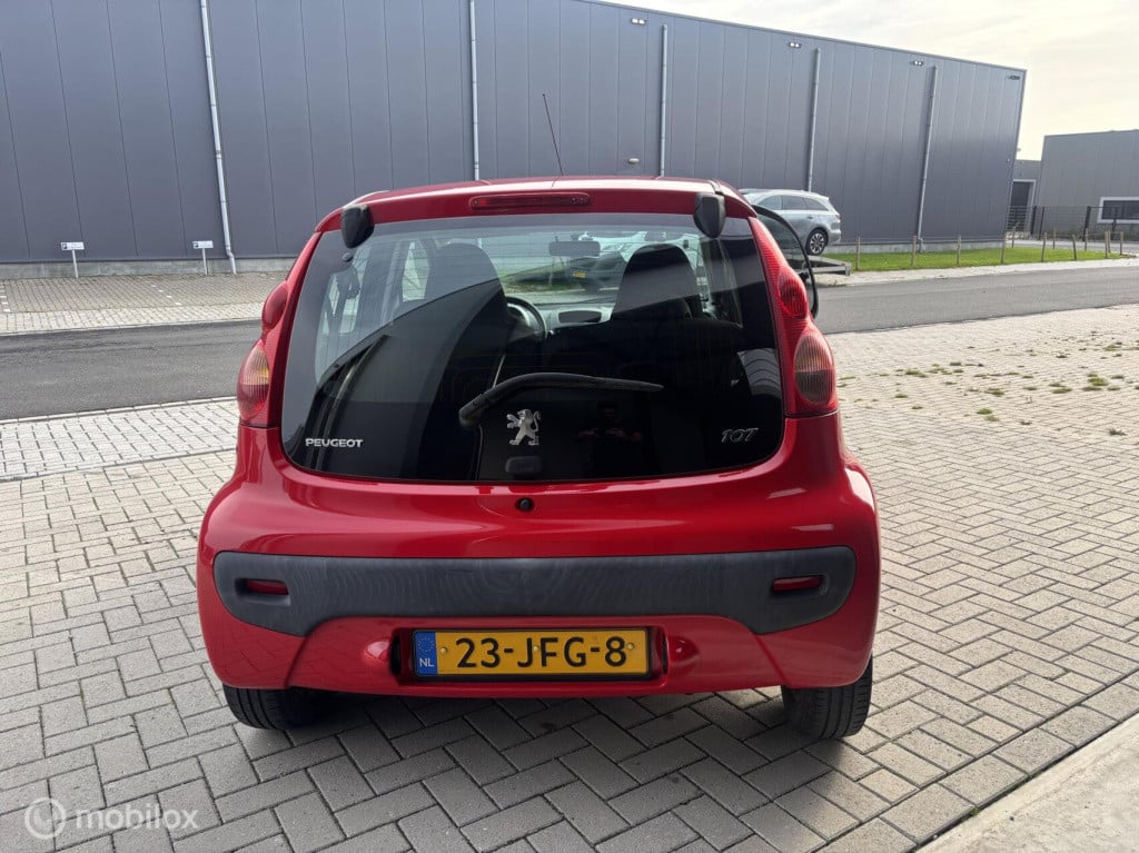 Peugeot 107 1.0-12v sublime