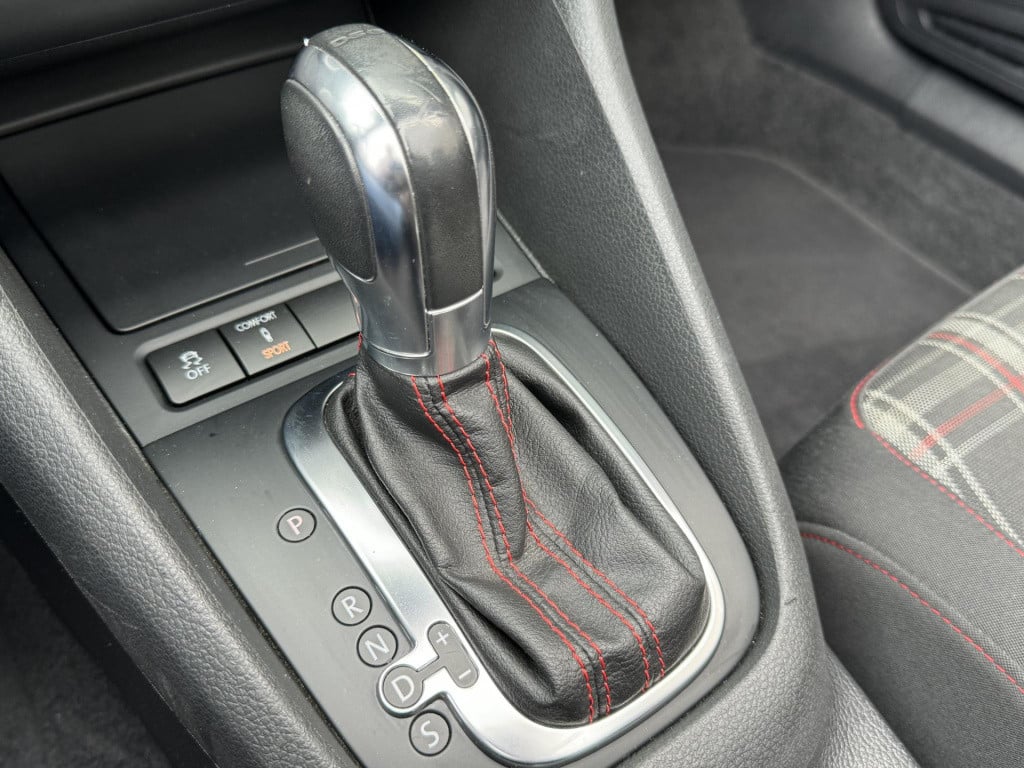 Volkswagen Golf cabriolet 2.0 tsi gti dsg
