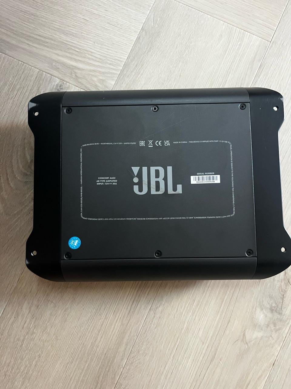JBL Subwoofer en versterker