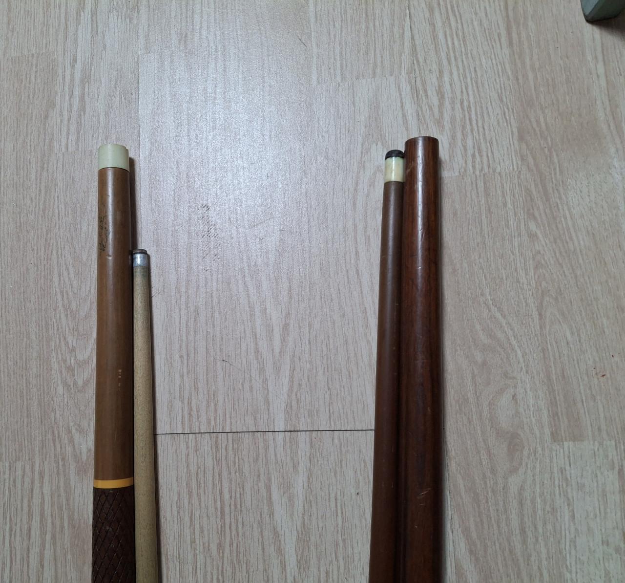 Keu's 2 x en 2x topeind en zwarte koffer