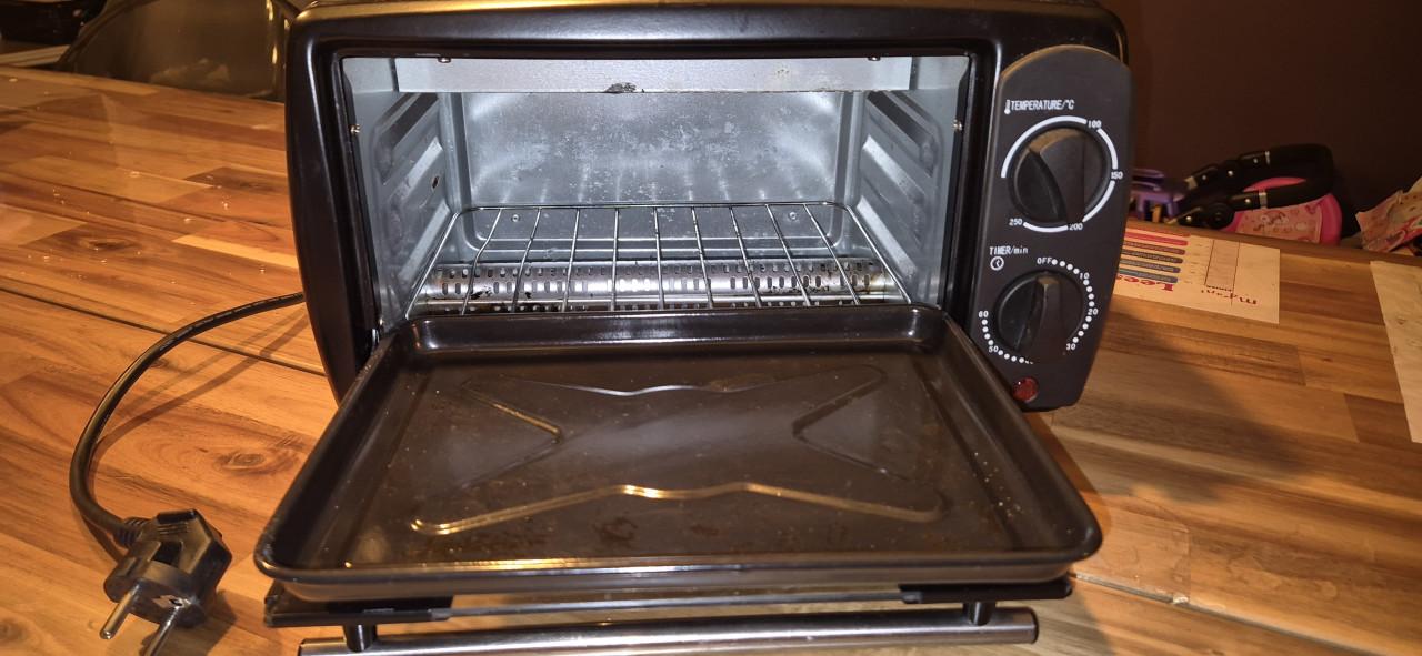 Camping oven