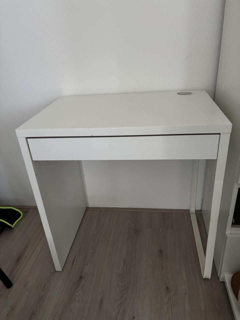 Klein bureau / make-up tafel