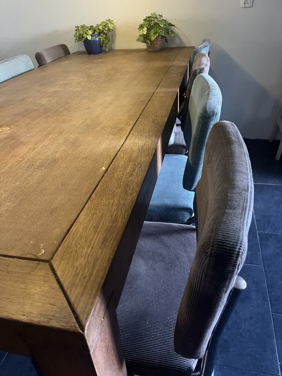 TEAB Grote tafel met 8 stoelen