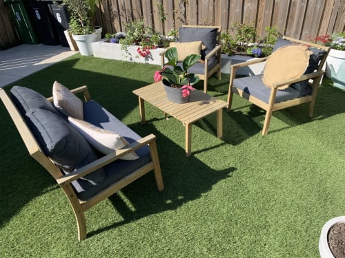 Houten tuinset, met kussens.