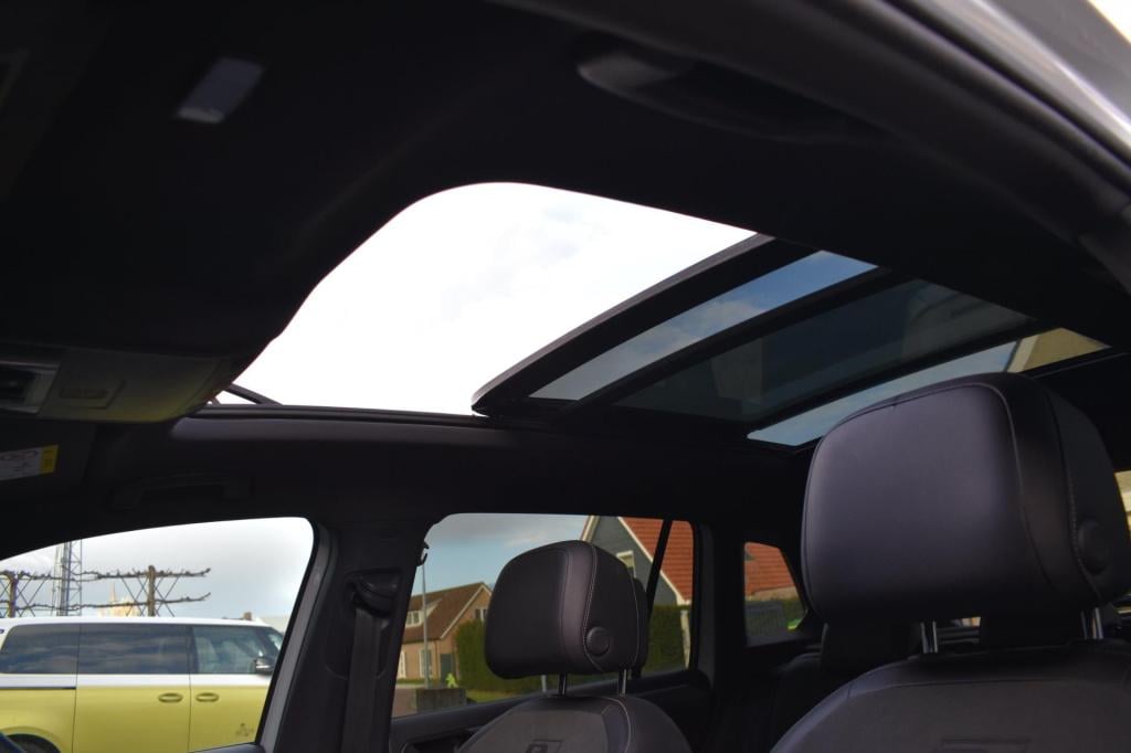 Volkswagen Tiguan 1.5 tsi act highline | r-line | black style | trekhaak | 