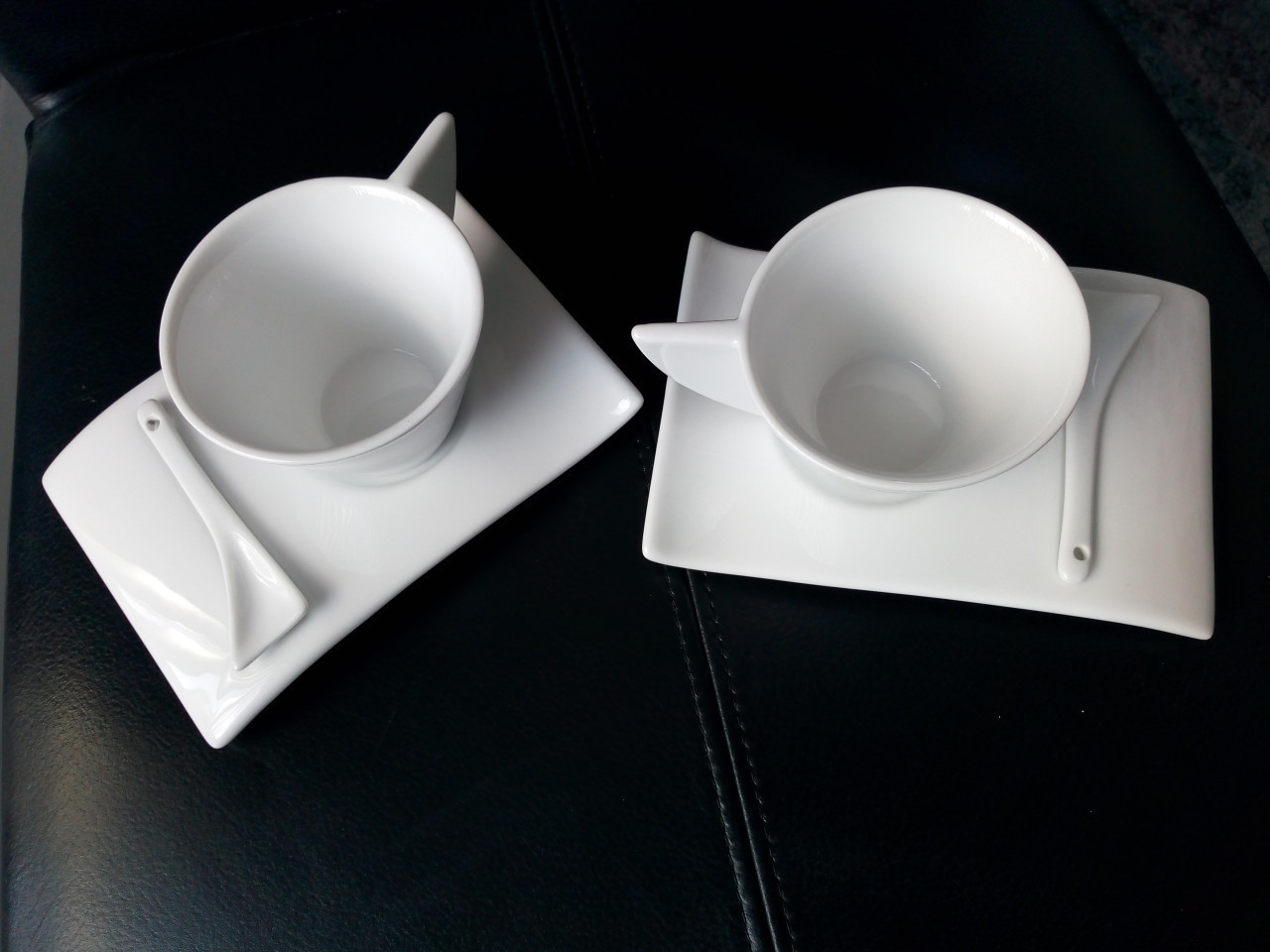2 Design kop-en schotels