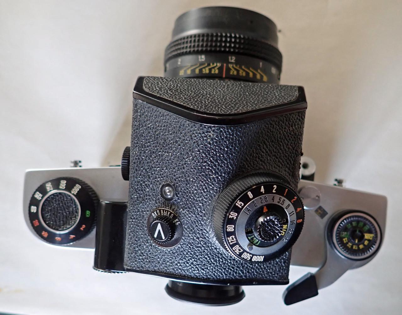 KIEV 60 één-oog spiegelreflexcamera