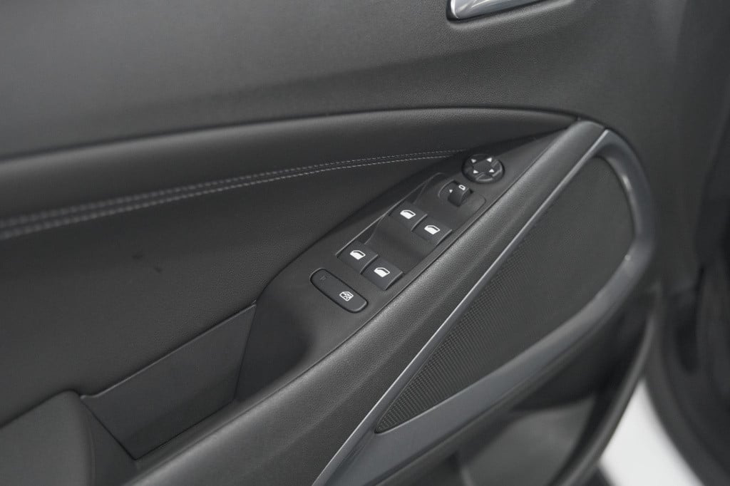 Opel Crossland X turbo 130 at6 elegance | camera | parkeersensoren | naviga