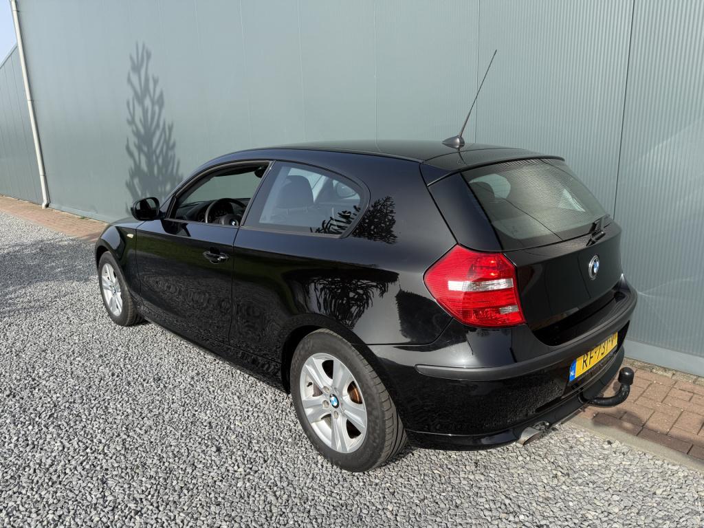 BMW 1 Serie 116i 2.0 122pk executive 3-drs