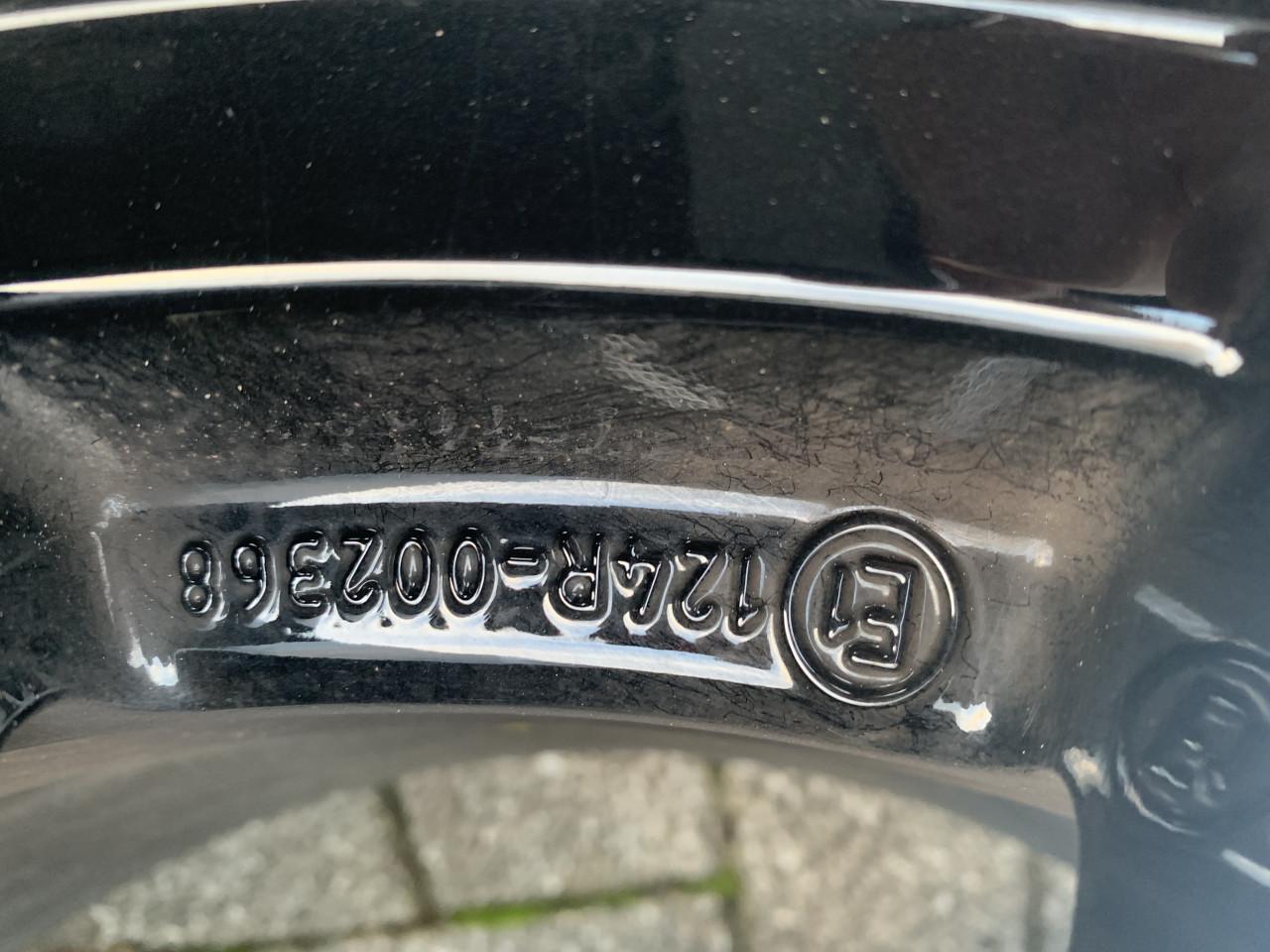 AEZ velgen met Vredestein banden