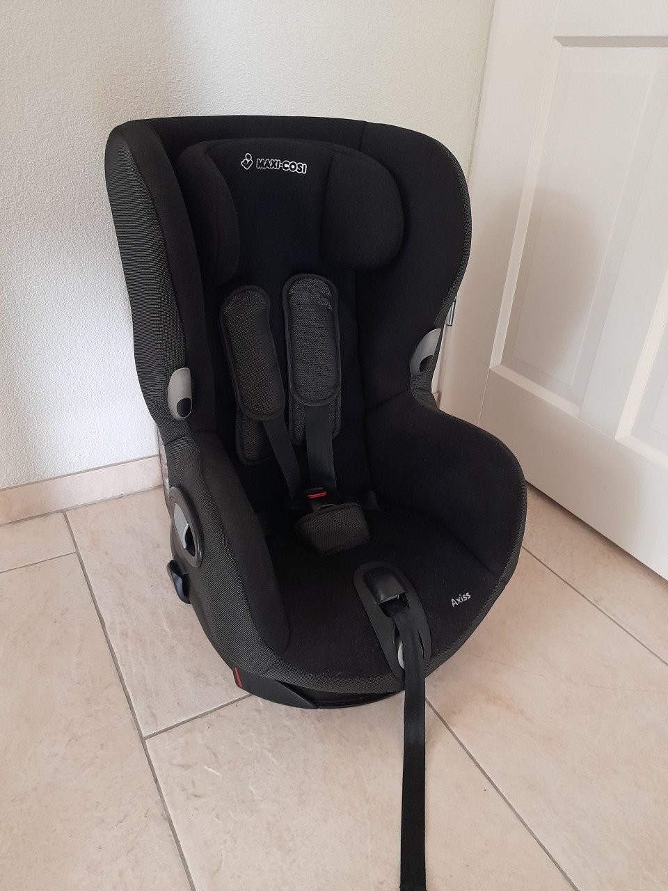 Axiss Draaibaar autostoel 9/18 kg (in goede nette staat)