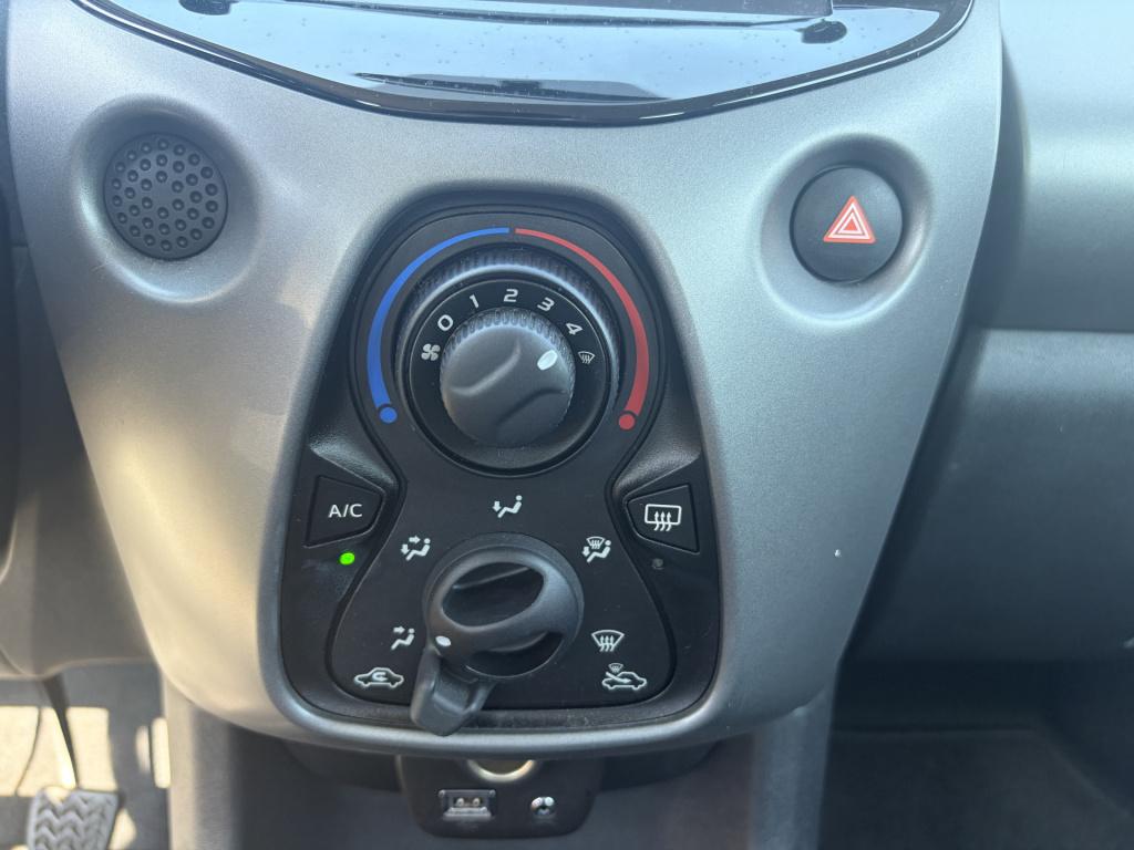 Toyota Aygo 1.0 vvt-i x-play