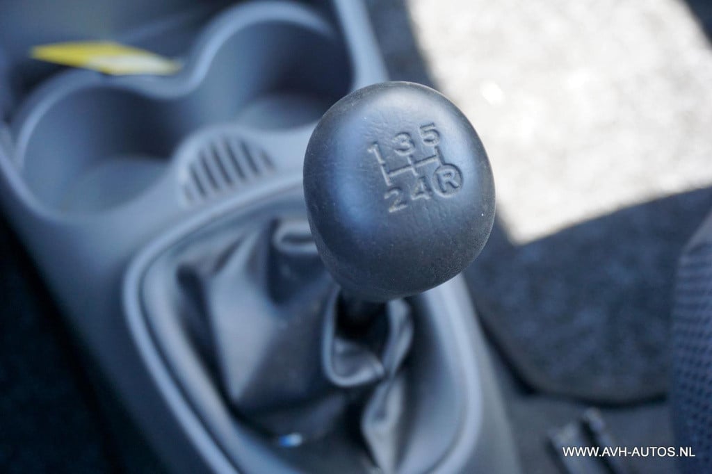 Toyota Aygo 1.0-12v sport