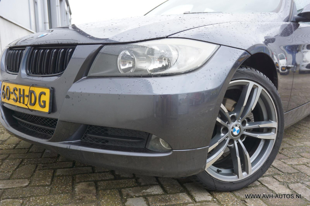 BMW 3-serie touring 320i dynamic executive