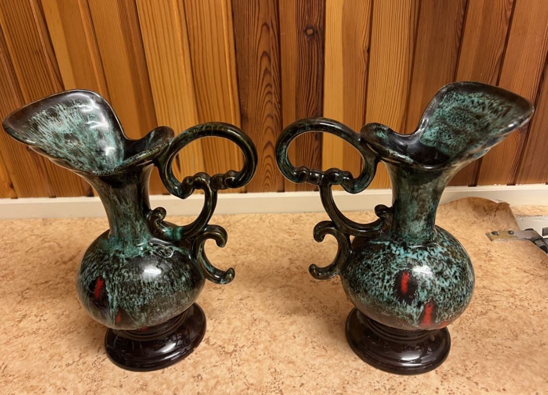 Set van 2 schenkkannen jaren 50