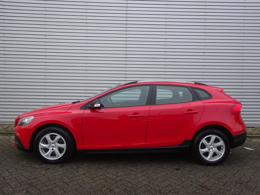 Volvo V40 cross country 2.0 d2 kinetic automaat 1e eigenaar / automaat / cl