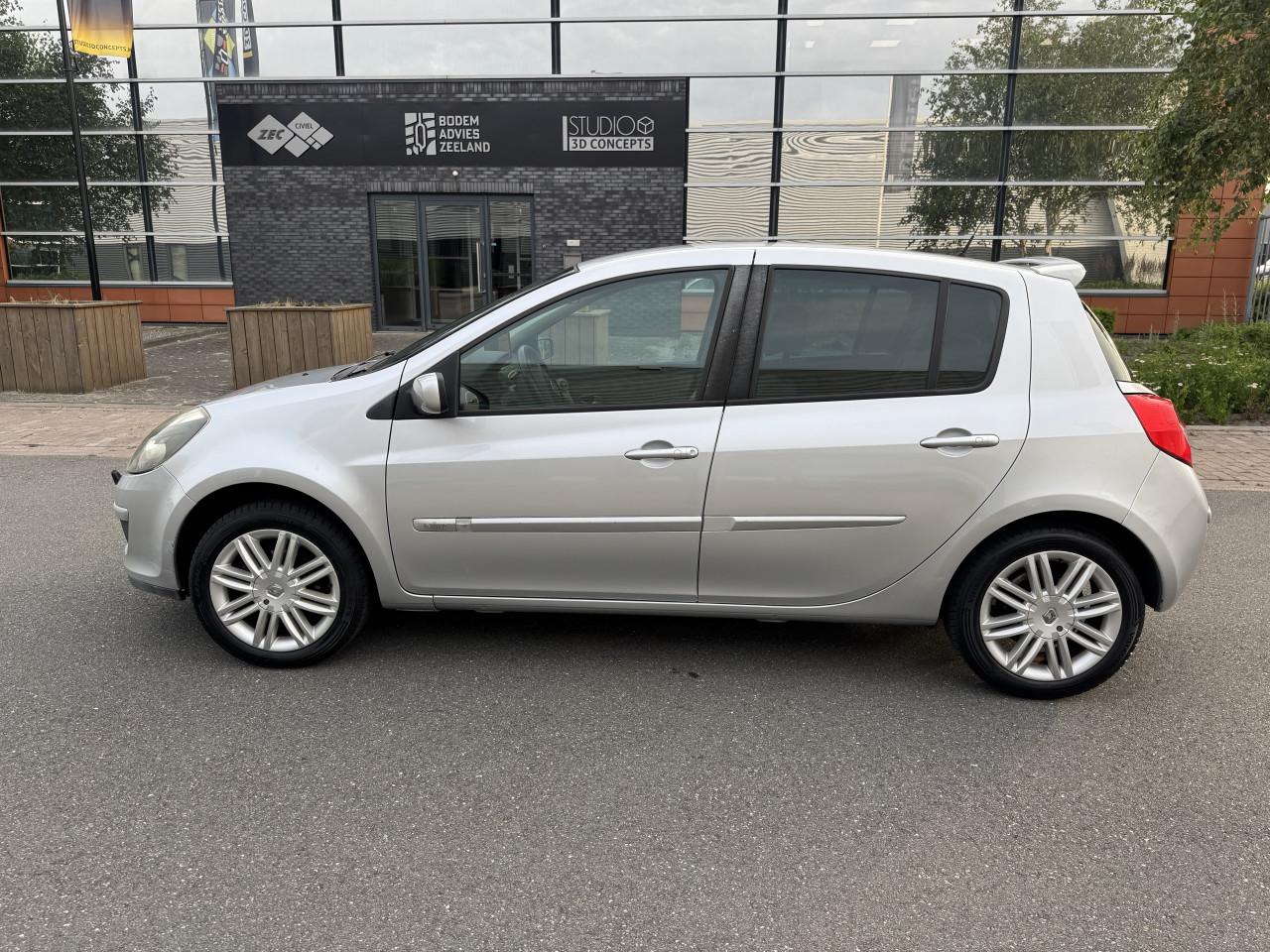 Renault Clio 1.6 benzine Initiale vol opties!