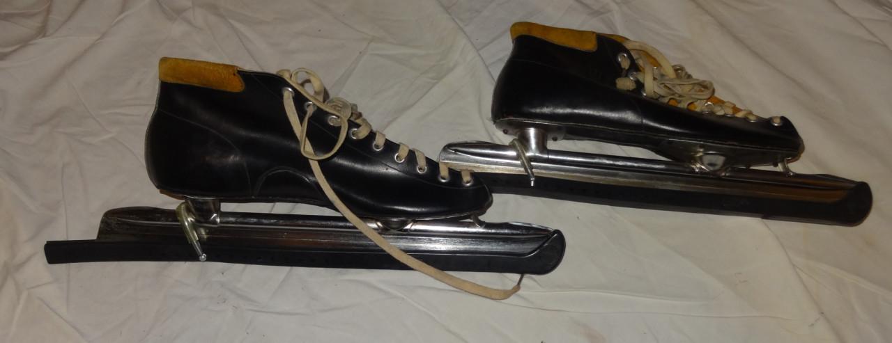 Mooie noren. goed onderhouden. maat 43. leer!!