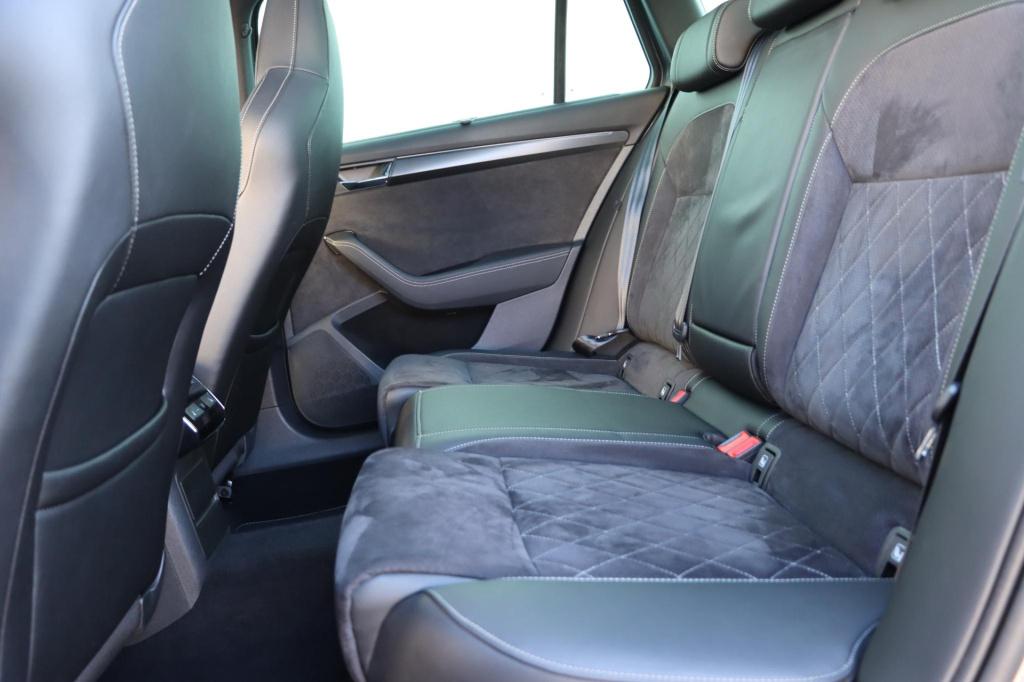 Skoda Superb combi 1.4 tsi iv sportline 218pk dsg6