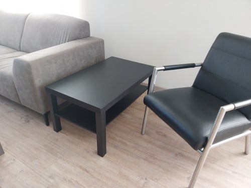 Kleine salontafel of bijzettafel zwart