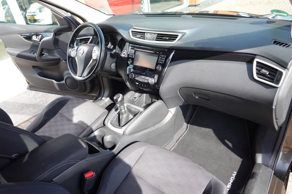 Nissan Qashqai 1.2 connect edition
