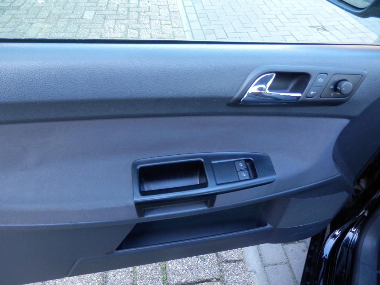 Auto Garant Biedt Aan: Volkswagen Polo 1.2 Trendline