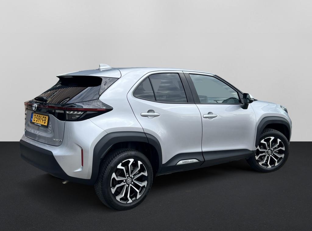 Toyota Yaris Cross 1.5 hybrid dynamic | all-seasonbanden | comfort pack
