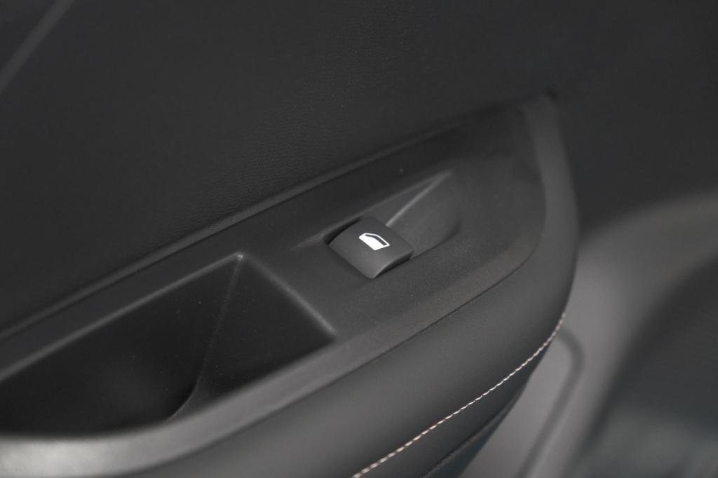 Peugeot 2008 1.2 hybrid 145 allure | vision plus pakket | 360 camera | adap
