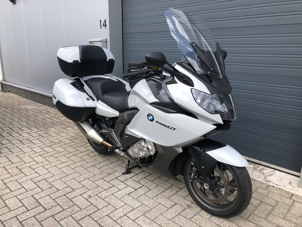 BMW K1600GT van 1e eigenaar met slechts 23 dkm, topkoffer etc. etc. €9950,-