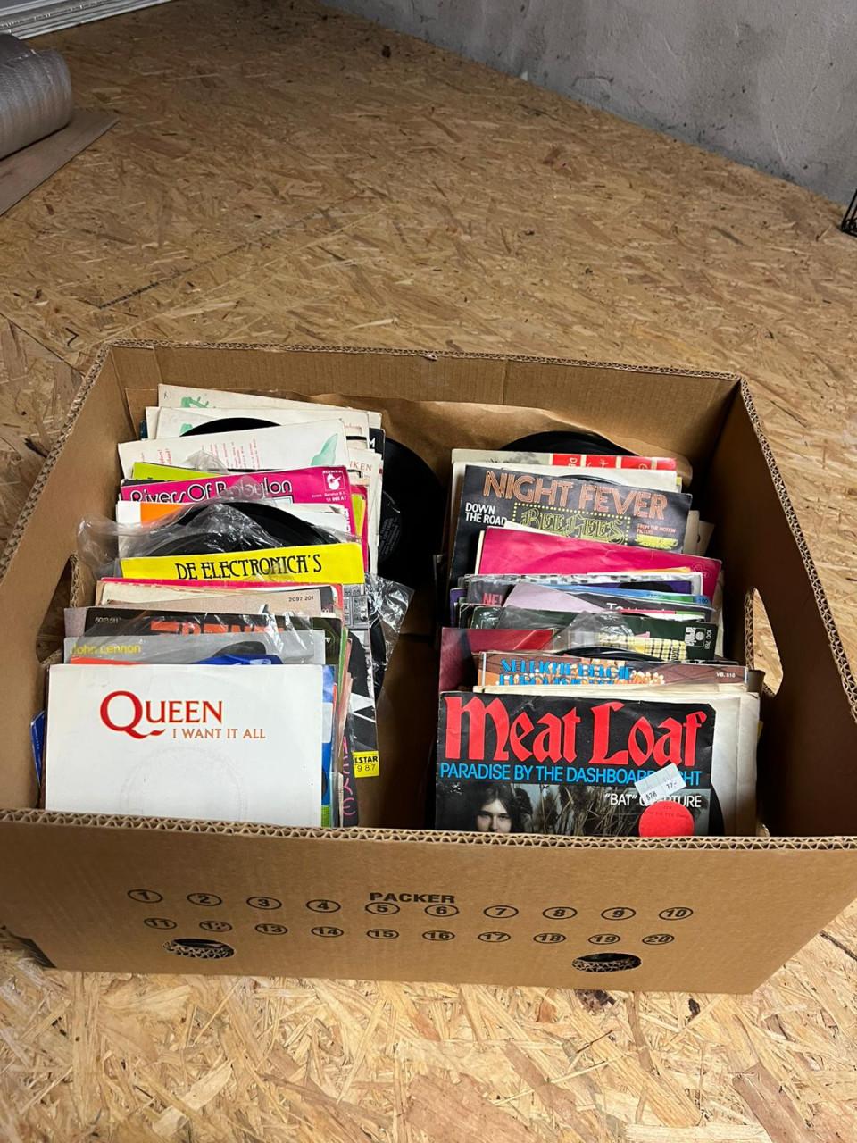 Doos met ca. 230st singles 7 inch