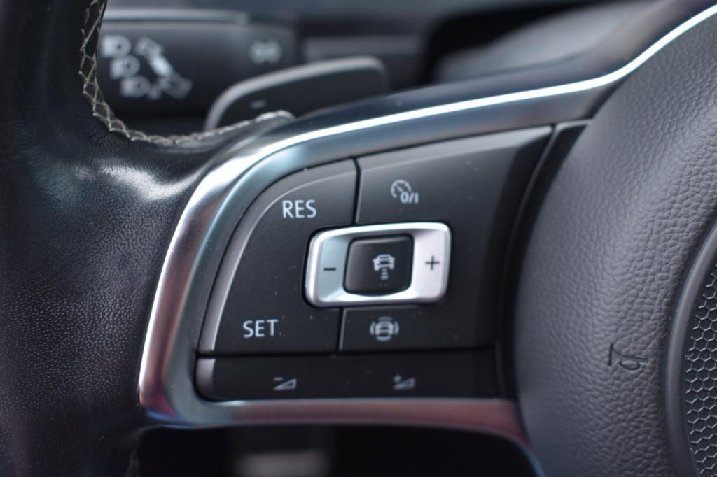 Volkswagen Tiguan 1.5 tsi act r-line | trekhaak | camera | stoelverwarming 