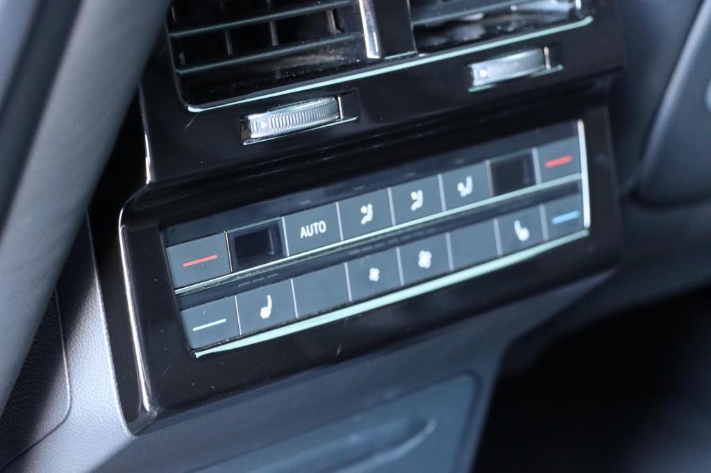 Volkswagen Touareg 3.0 tsi ehybrid 4motion elegance black style 380pk tiptr