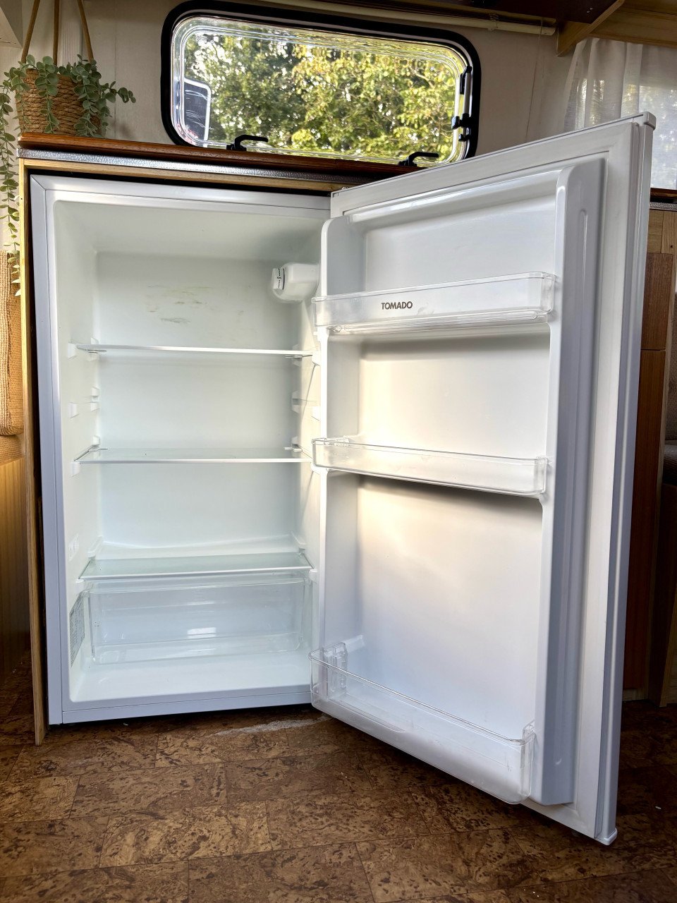 Zeer mooie kleine caravan Chateau LaCar 3.30 met voortent en fietsenrek