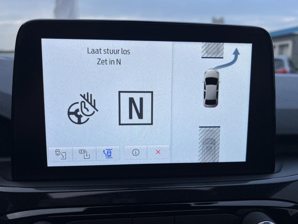 Ford Kuga 2.5 phev e-cvt 225pk st-line x , trekhaak , panodak , voorruitver