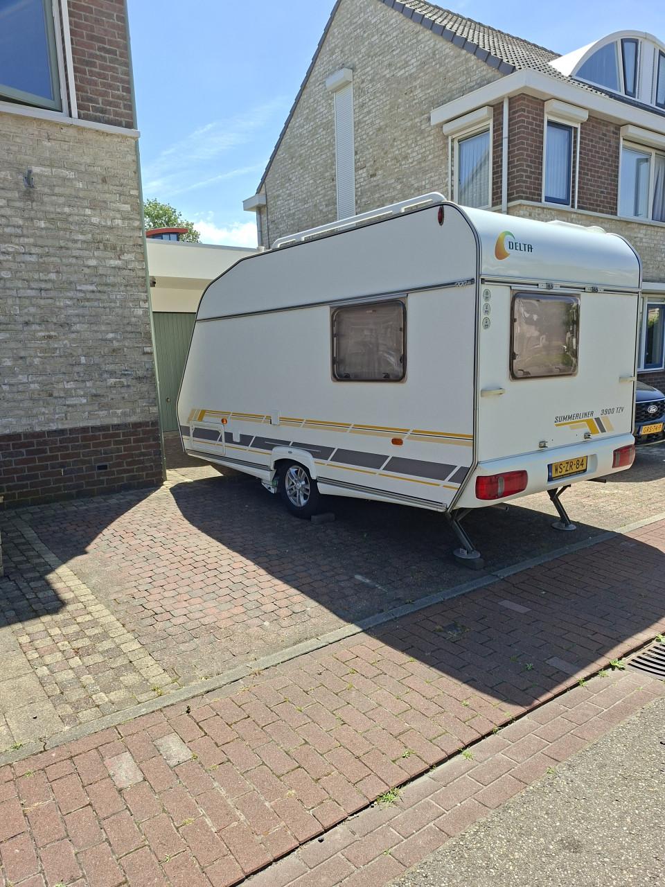 Caravan Delta summerline 403D