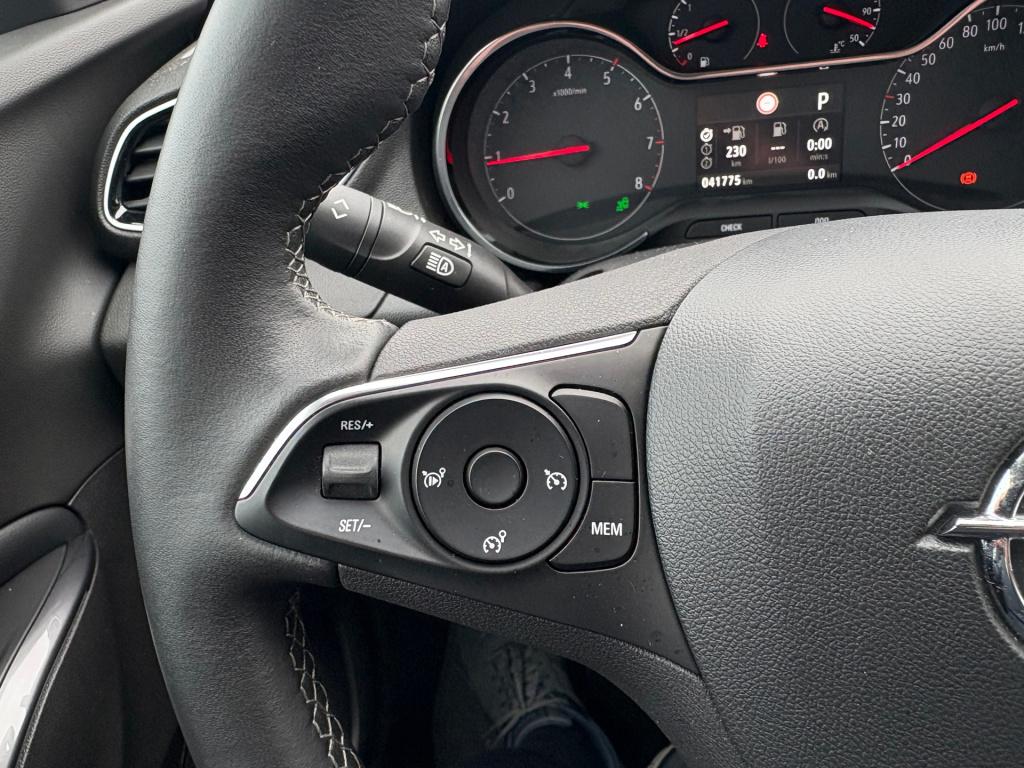 Opel Grandland X 1.2 turbo business executive