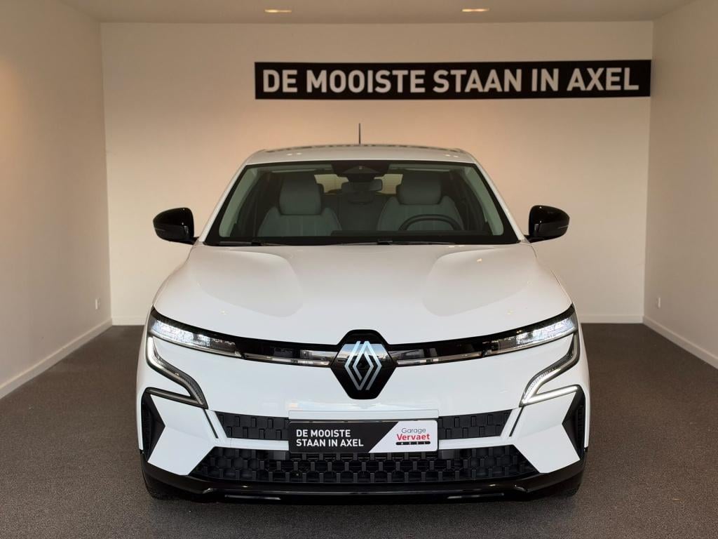 Renault Megane E-tech ev40 standard charge equilibre