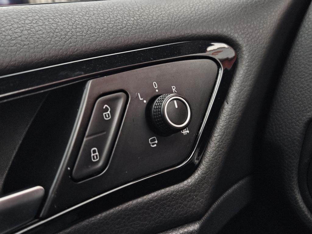 Volkswagen Golf 1.0 tsi comfortline | carplay | camera | trekhaak