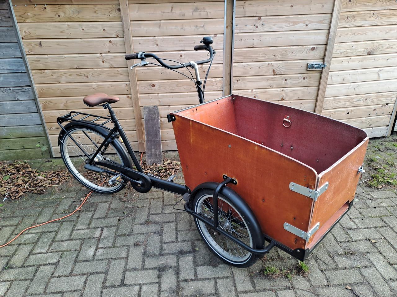 Bakfiets (met deur v.d.hond)
