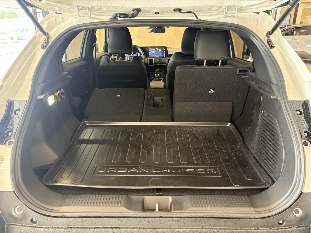 Toyota Urban Cruiser executive 61 kwh | panodak | jbl |