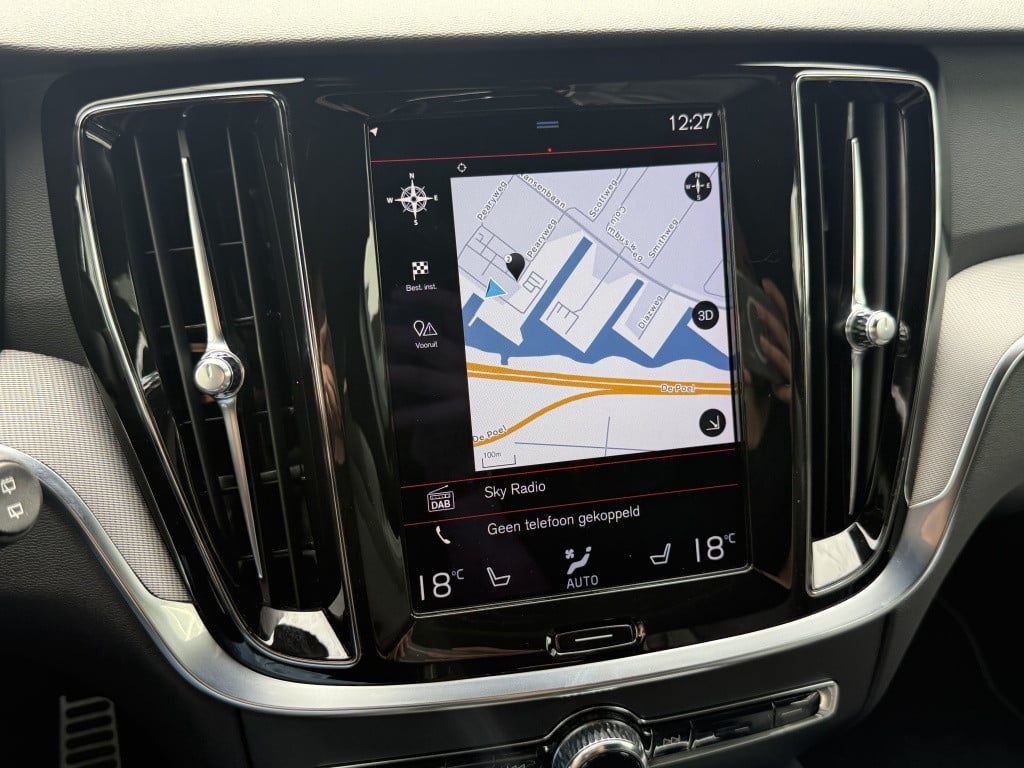 Volvo V60 t6 340pk recharge r-design| panodak| adap.cruise| 360camera| tre