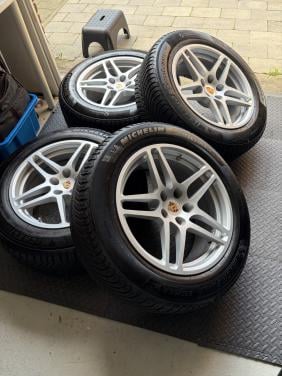 Porsche Macan Originele 18 inch velgen NIEUWSTAAT ALL SEASON