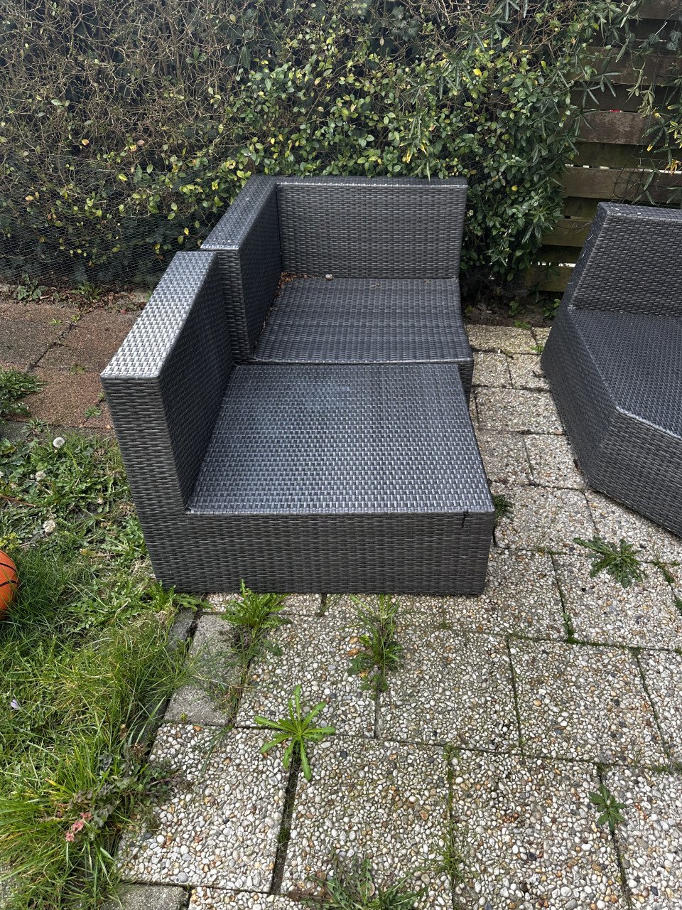 Tuinset lounge zonder kussens nog goede staat