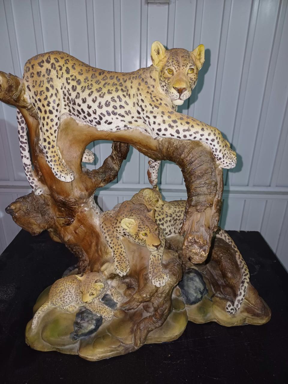 Tijger/panter beelden