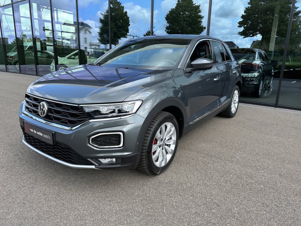 Volkswagen T-roc 1.5 tsi 150pk sport | led | dode hoek | trekhaak | carplay